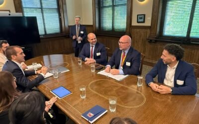 Mendoza presentó en Canadá las oportunidades de inversión en Vaca Muerta